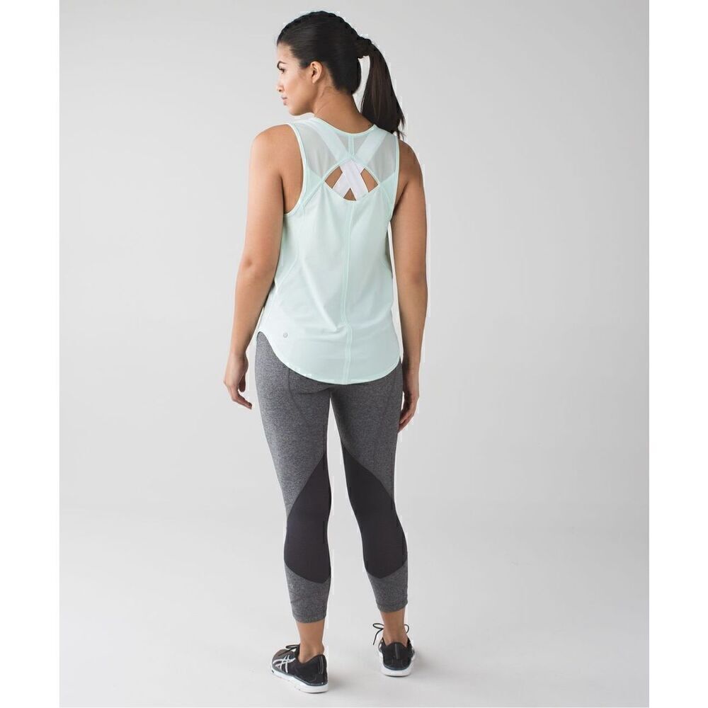Womens Lululemon Sculpt Tank Top - Picture 2 of 9